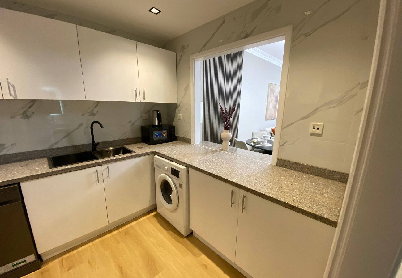 Apartment in Dubai - Comfy 1 Bedroom in Dubai Marina  Apartment in Dubai - Comfy 1 Bedroom in Dubai Marina