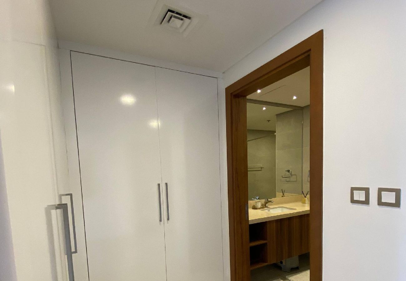 Apartment in Dubai - Stunning Sea-facing Apartment in Palm Jumeirah  Apartment in Dubai - Stunning Sea-facing Apartment in Palm Jumeirah