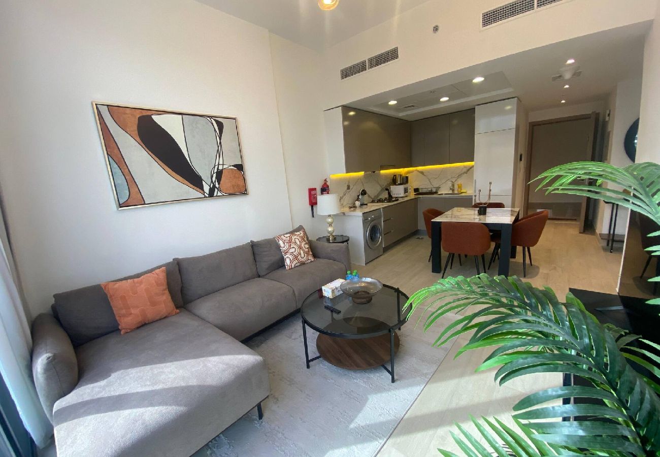 Apartment in Dubai - Large 1 Bedroom Apartment in Azizi Riviera 15 