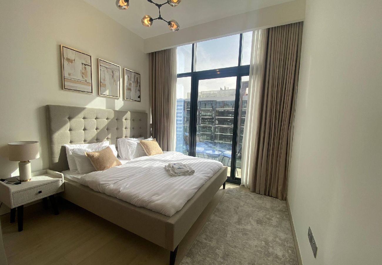 Apartment in Dubai - Large 1 Bedroom Apartment in Azizi Riviera 15 