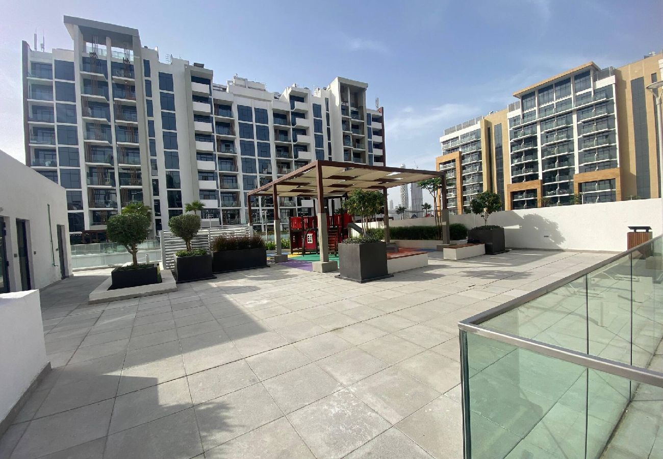 Apartment in Dubai - Large 1 Bedroom Apartment in Azizi Riviera 15 