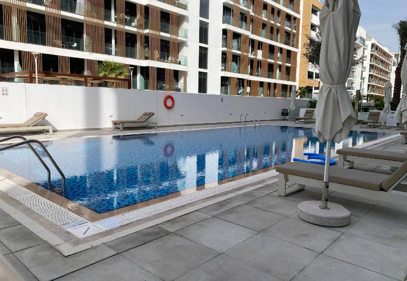 Apartment in Dubai - Large 1 Bedroom Apartment in Azizi Riviera 15 