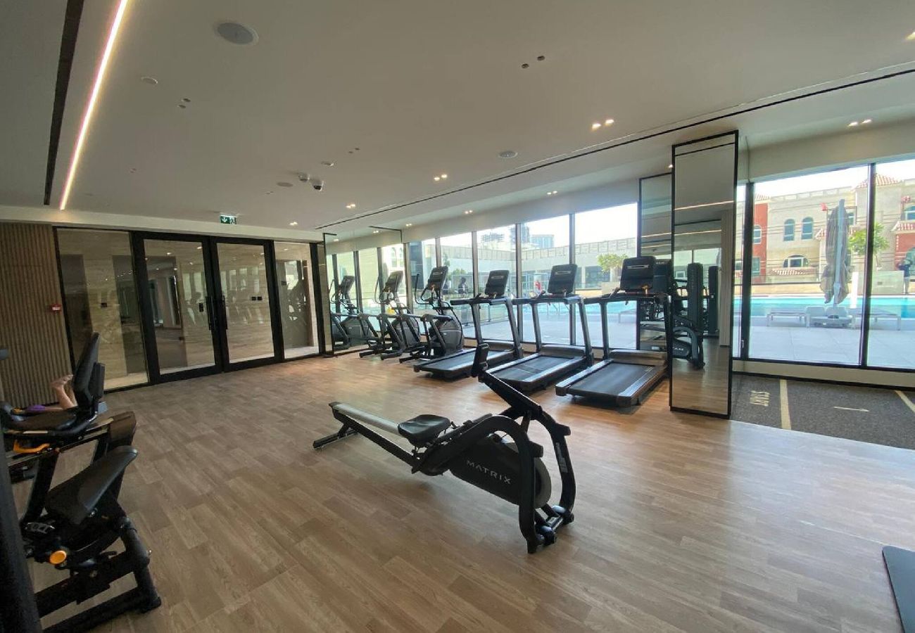 Apartment in Dubai - Large 1 Bedroom Apartment in Azizi Riviera 15 