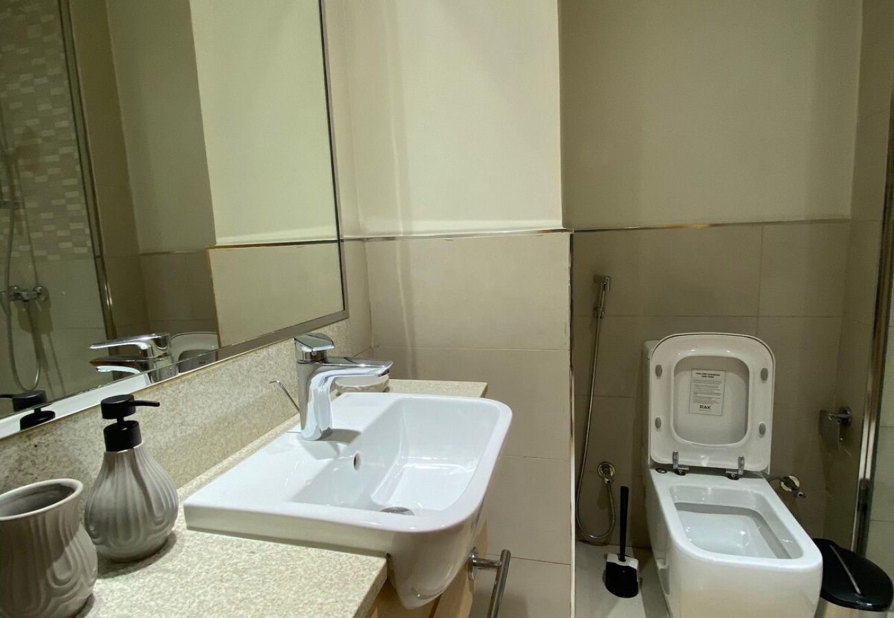 Studio in Dubai - Furnished studio apartment next to metro