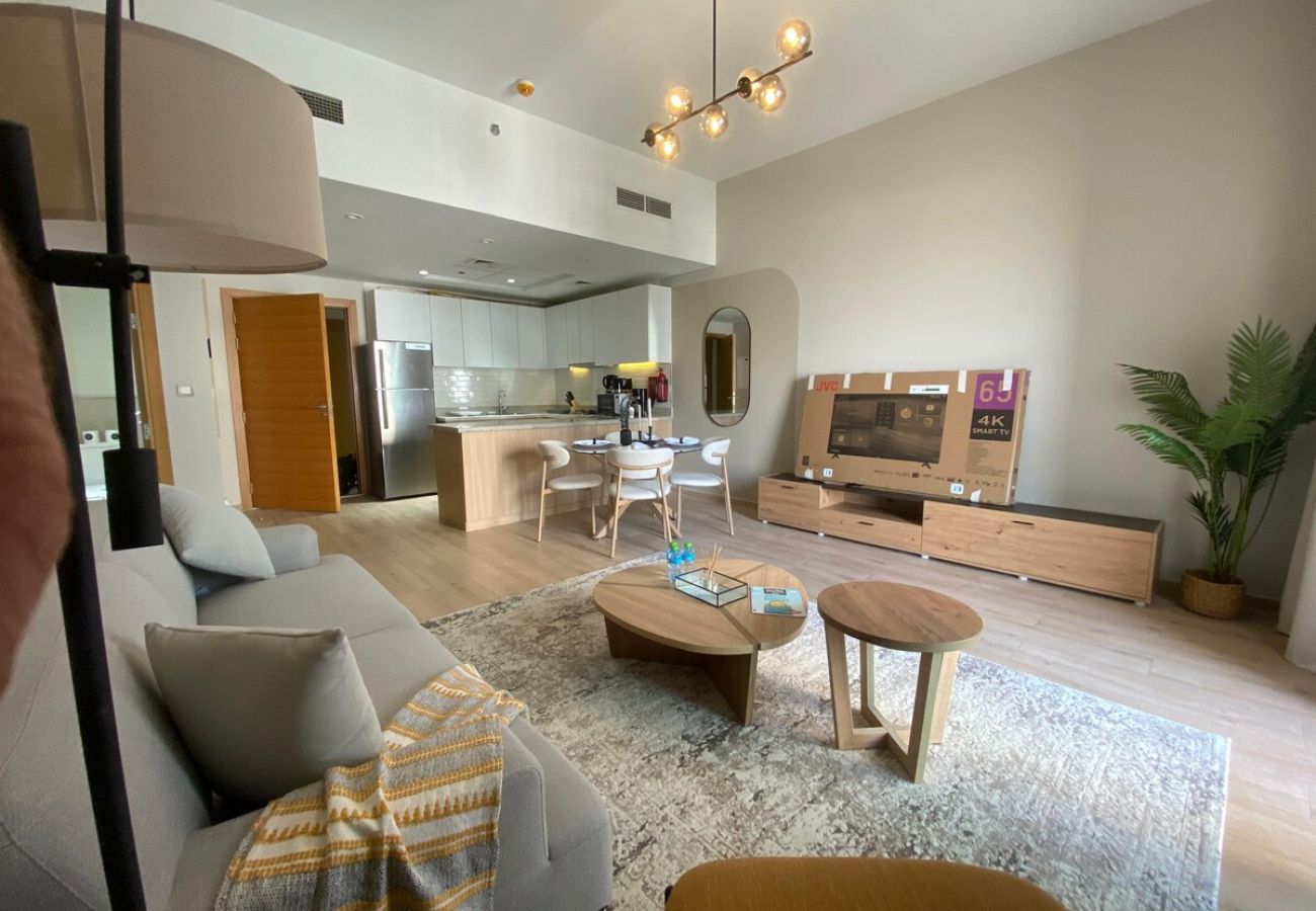 Apartment in Dubai - Two-Bedroom Apartment with Prime Metro Access