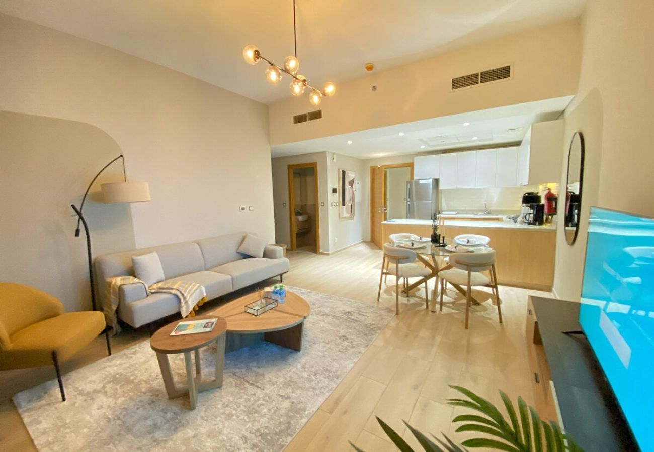 Apartment in Dubai - Two-Bedroom Apartment with Prime Metro Access