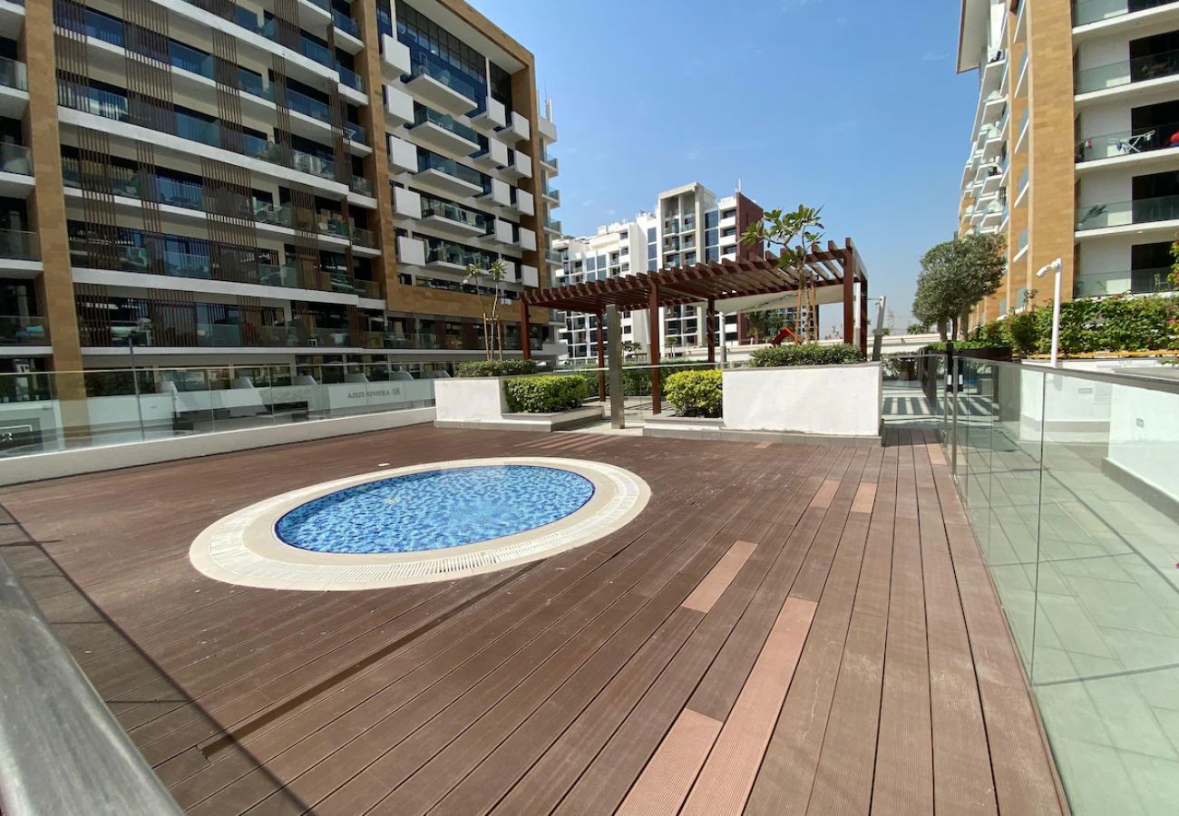 Studio in Dubai - Stylish studio with Pool and Gym access.