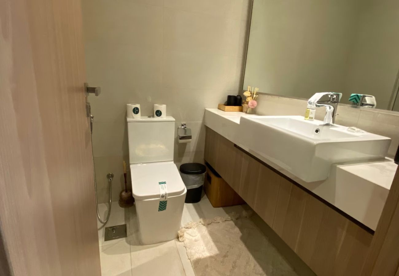 Studio in Dubai - Stylish studio with Pool and Gym access.