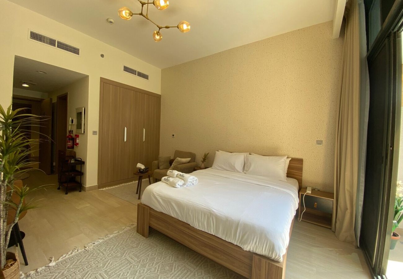 Studio in Dubai - Stylish studio with Pool and Gym access.