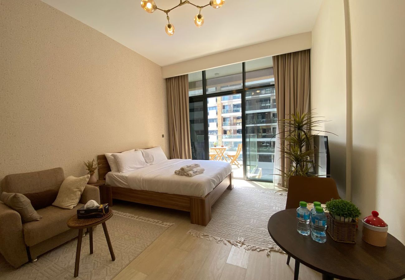 Studio in Dubai - Stylish studio with Pool and Gym access.