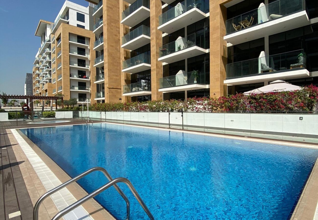 Studio in Dubai - Stylish studio with Pool and Gym access.