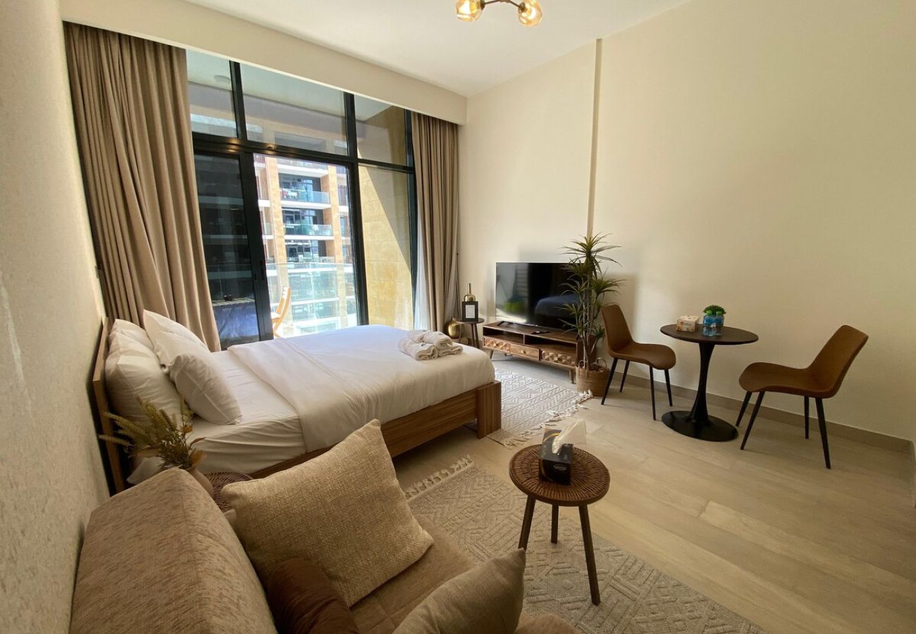 Studio in Dubai - Stylish studio with Pool and Gym access.