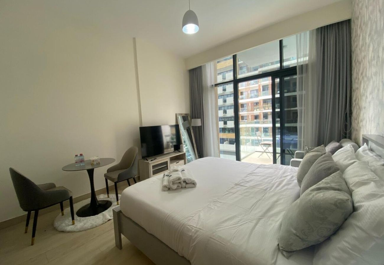 Studio in Dubai - Studio Apartment with Pool and Gym Access