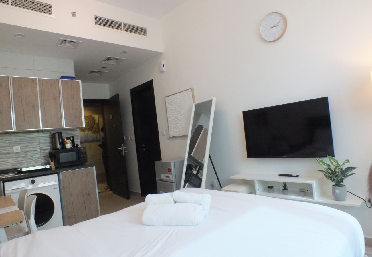 Studio in Dubai - Charming Studio Apartment in Jadaf – Perfect for Comfort and Convenience