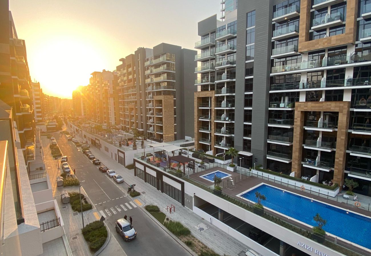 Studio in Dubai - Modern Studio with Pool, Gym, and Playground 