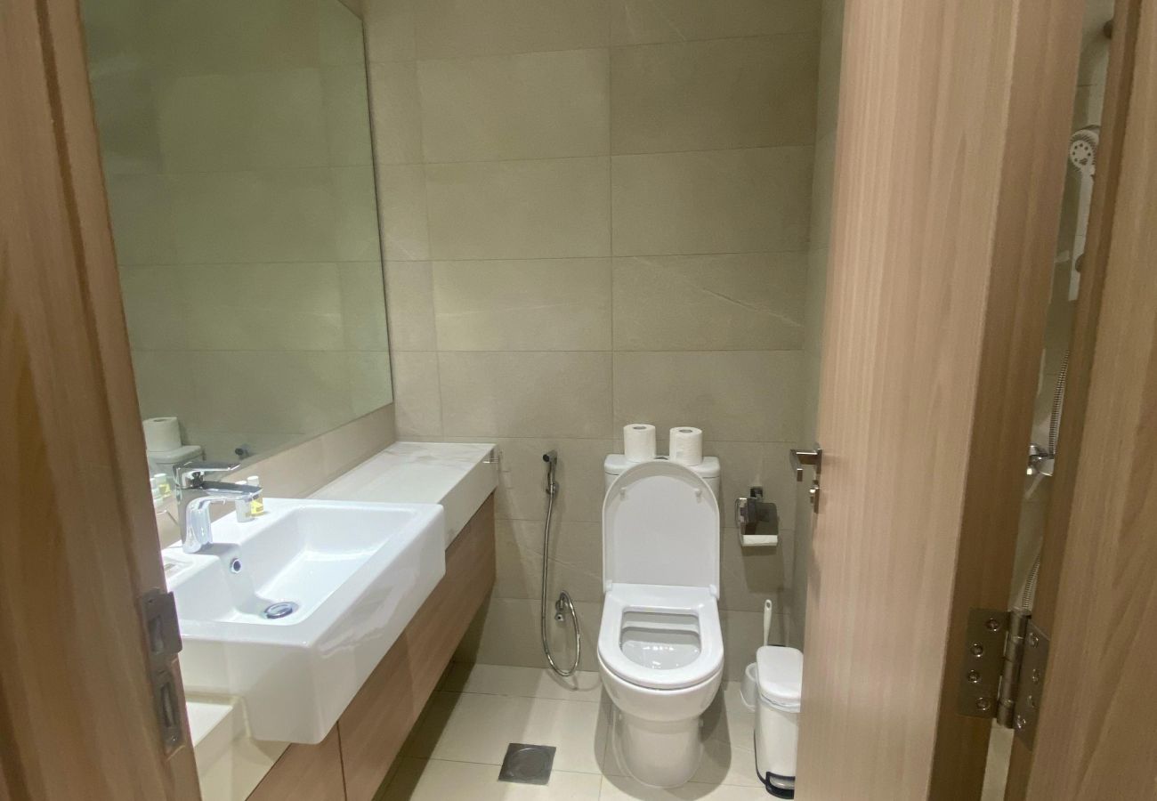 Studio in Dubai - Modern Studio with Pool, Gym, and Playground 