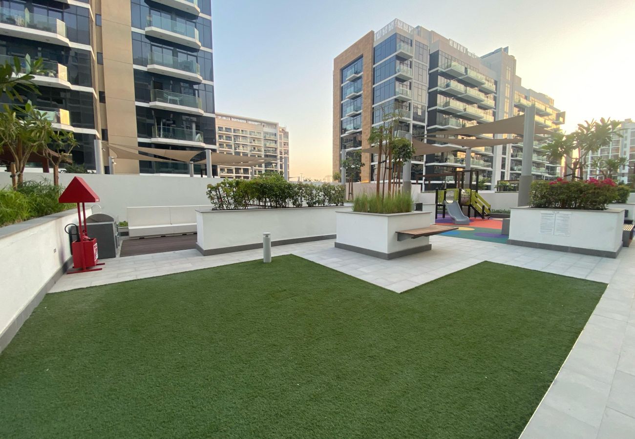 Studio in Dubai - Modern Studio with Pool, Gym, and Playground 