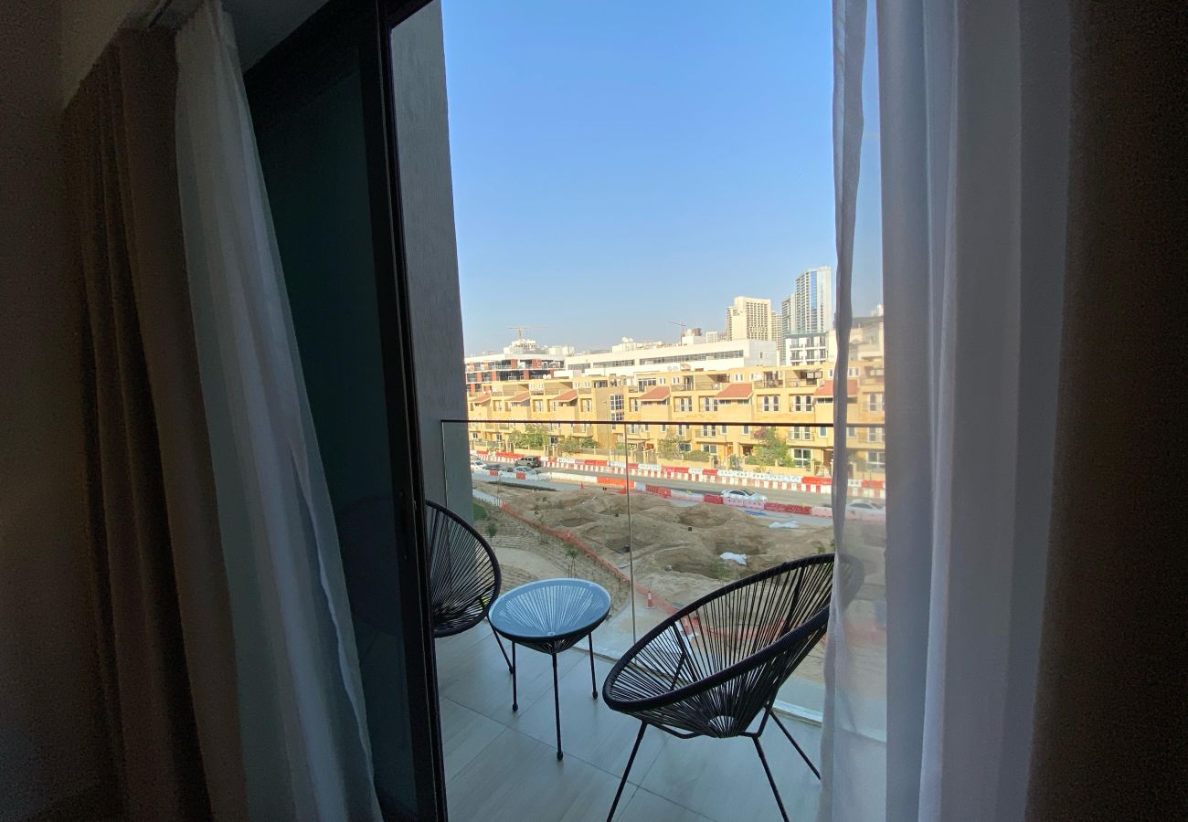 Studio in Dubai - Cozy Studio Apartment with Balcony and Stunning View in Jumeirah