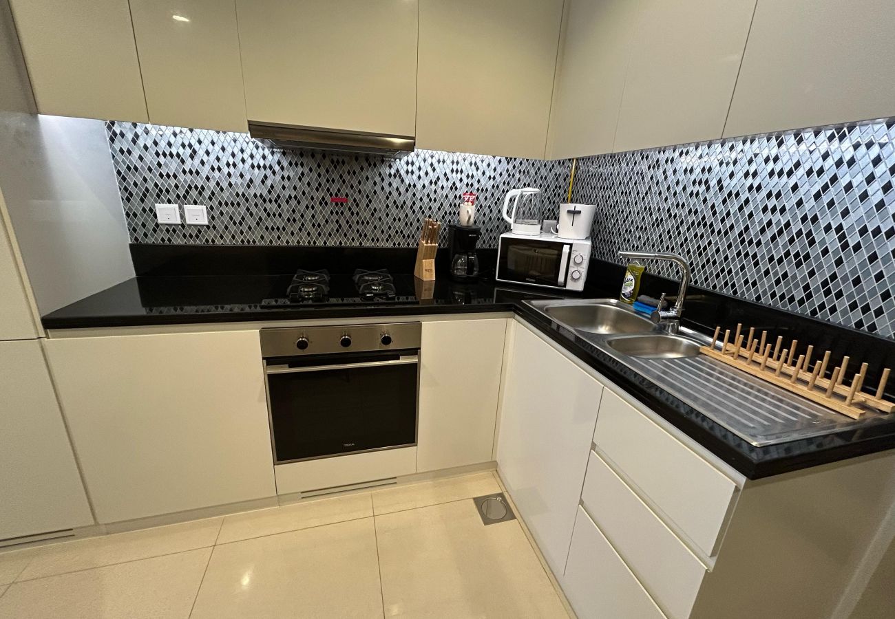 Apartment in Dubai - Modern 2BHK Apartment with Stunning City Views – Aykon City Tower, Dubai