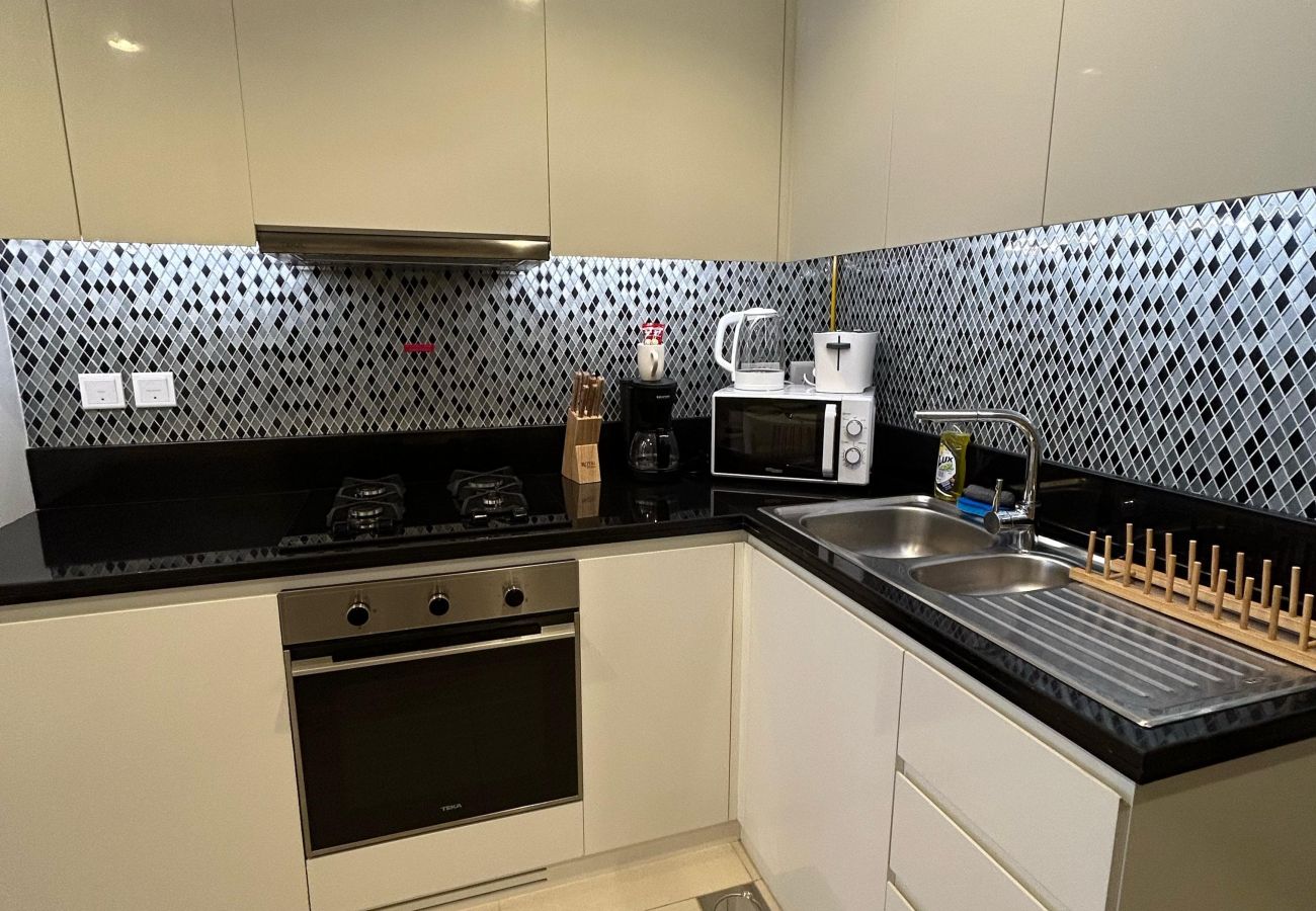 Apartment in Dubai - Modern 2BHK Apartment with Stunning City Views – Aykon City Tower, Dubai