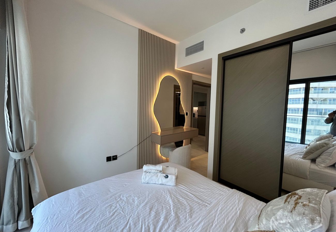 Apartment in Dubai - Modern 1-Bedroom Apartment in Al Jaddaf | Pool, Gym, Parking & Free Wi-Fi Apartment in Dubai - Modern 1-Bedroom Apartment in Al Jaddaf | Pool, Gym, Parking & Free Wi-Fi