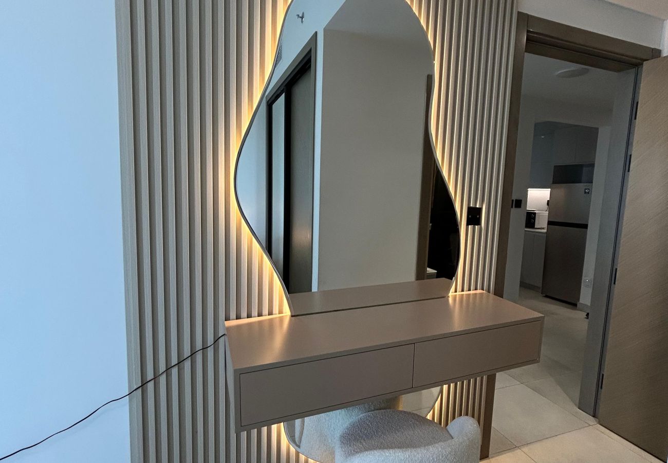 Apartment in Dubai - Modern 1-Bedroom Apartment in Al Jaddaf | Pool, Gym, Parking & Free Wi-Fi Apartment in Dubai - Modern 1-Bedroom Apartment in Al Jaddaf | Pool, Gym, Parking & Free Wi-Fi