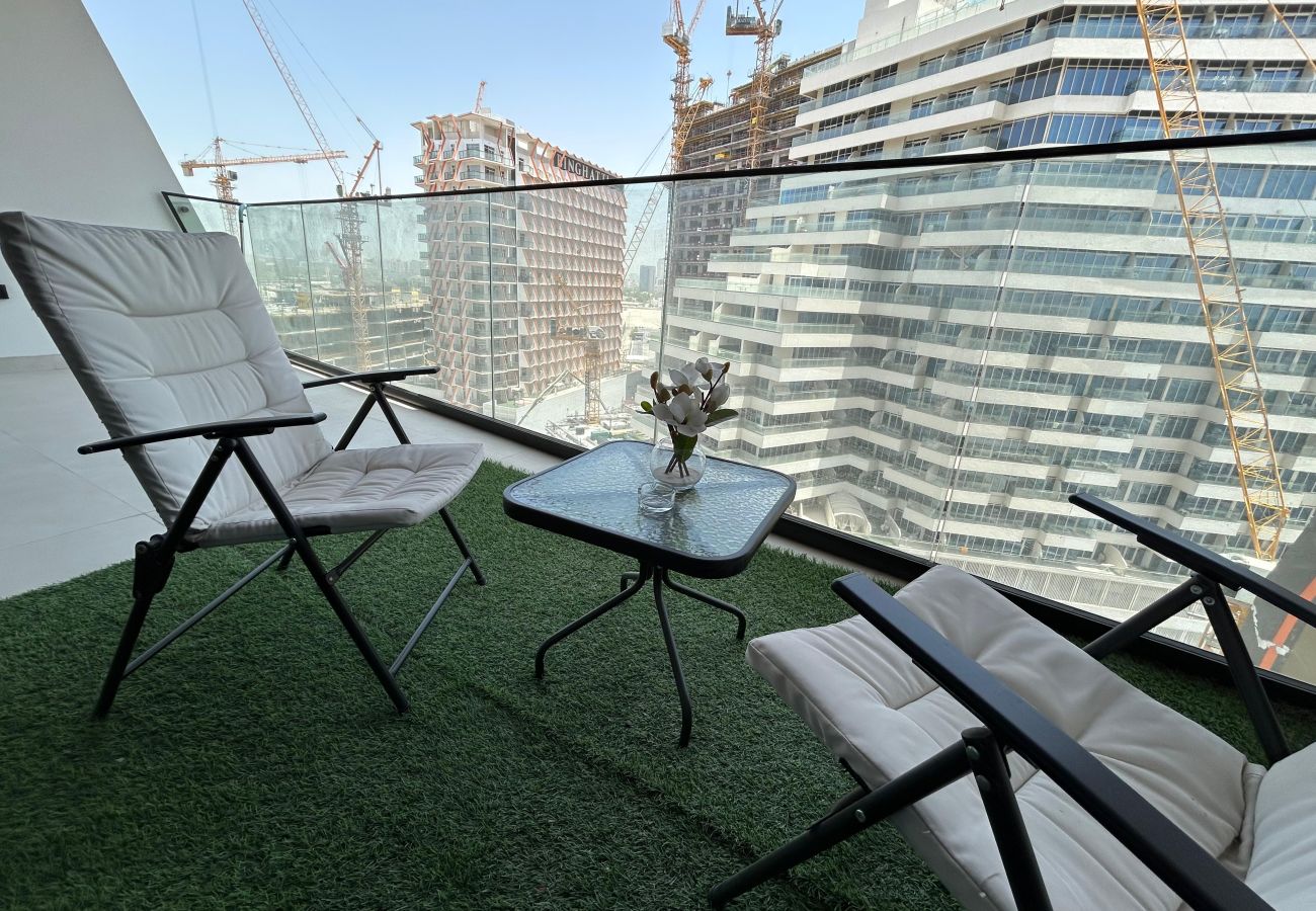 Apartment in Dubai - Modern 1-Bedroom Apartment in Al Jaddaf | Pool, Gym, Parking & Free Wi-Fi Apartment in Dubai - Modern 1-Bedroom Apartment in Al Jaddaf | Pool, Gym, Parking & Free Wi-Fi