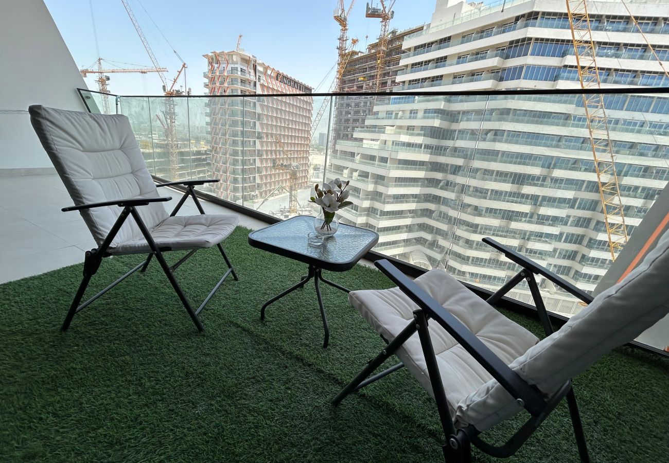 Apartment in Dubai - Modern 1-Bedroom Apartment in Al Jaddaf | Pool, Gym, Parking & Free Wi-Fi Apartment in Dubai - Modern 1-Bedroom Apartment in Al Jaddaf | Pool, Gym, Parking & Free Wi-Fi