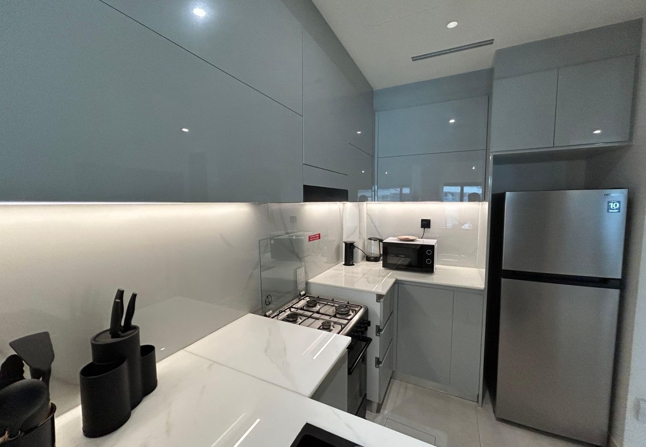 Apartment in Dubai - Modern 1-Bedroom Apartment in Al Jaddaf | Pool, Gym, Parking & Free Wi-Fi Apartment in Dubai - Modern 1-Bedroom Apartment in Al Jaddaf | Pool, Gym, Parking & Free Wi-Fi