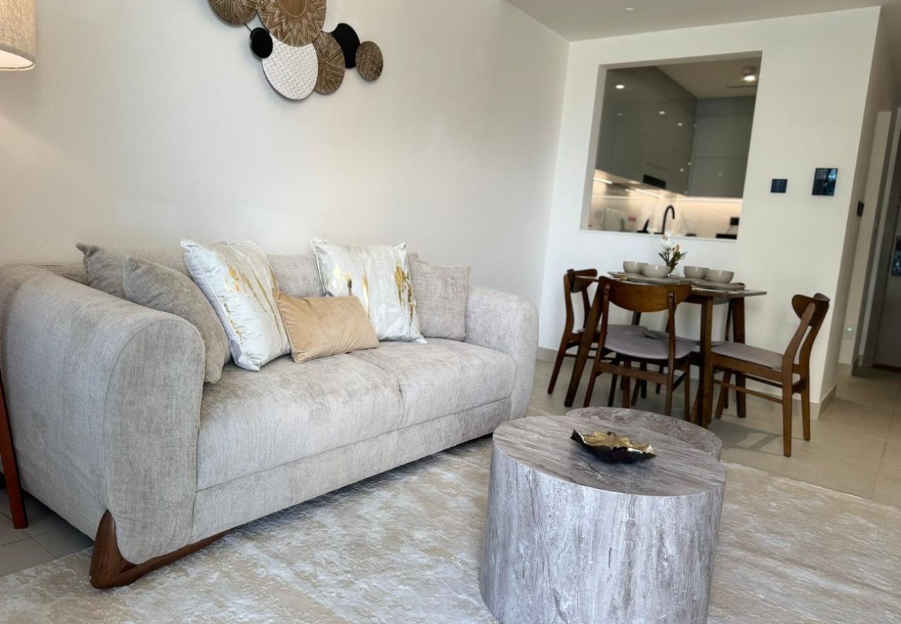 Apartment in Dubai - Modern 1-Bedroom Apartment in Al Jaddaf | Pool, Gym, Parking & Free Wi-Fi Apartment in Dubai - Modern 1-Bedroom Apartment in Al Jaddaf | Pool, Gym, Parking & Free Wi-Fi