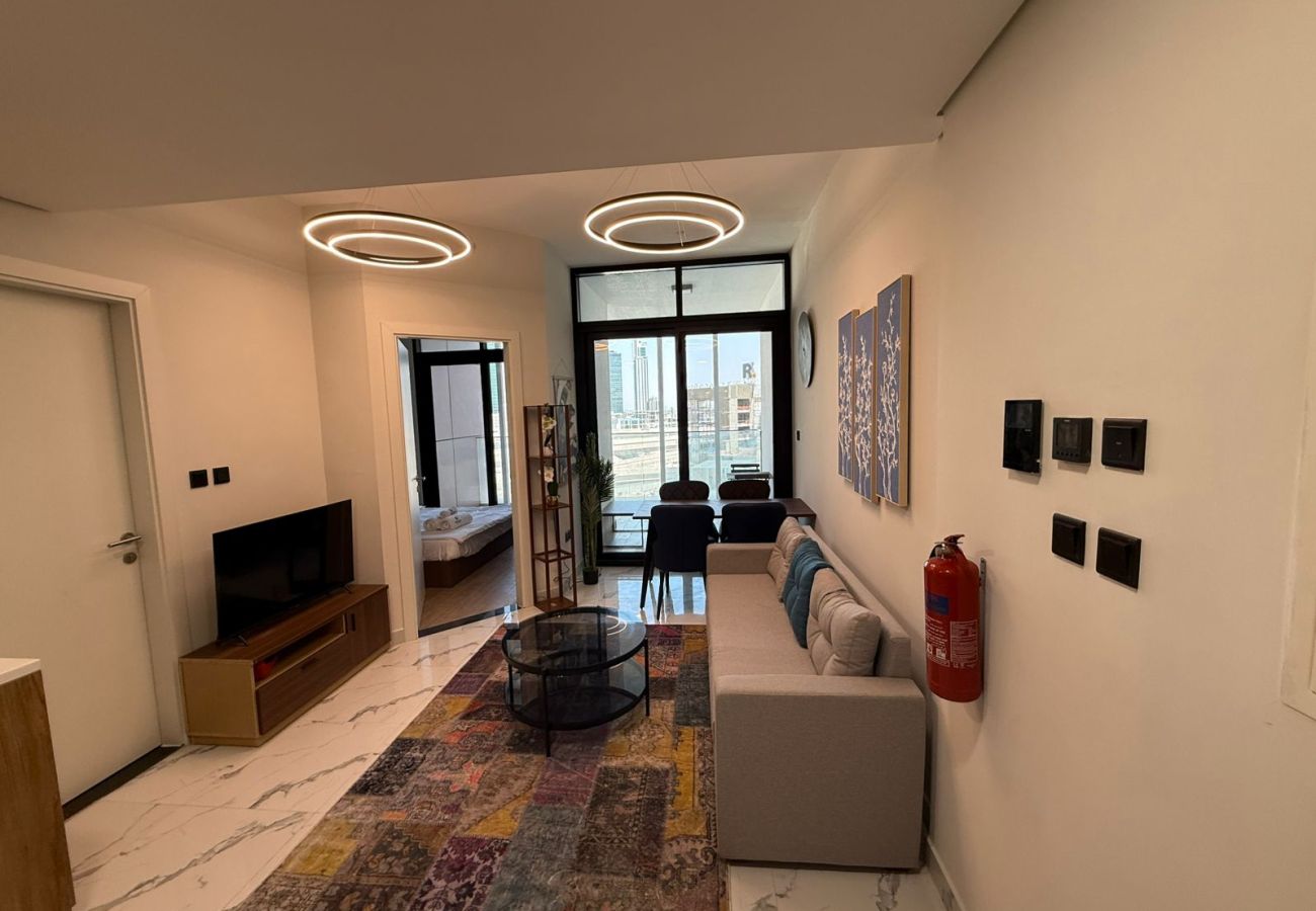 Apartment in Abu Dhabi - Elegant 1BR Apt with balcony | Al Maryah Vista 1 | Prime Area