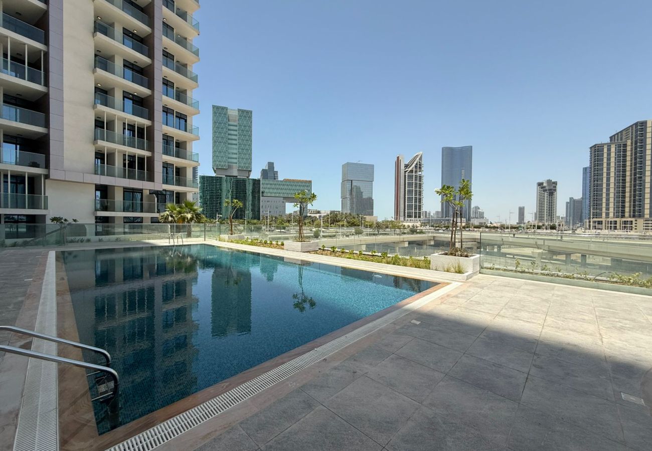 Apartment in Abu Dhabi - Elegant 1BR Apt with balcony | Al Maryah Vista 1 | Prime Area