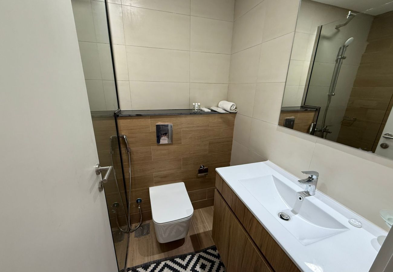 Apartment in Abu Dhabi - Elegant 1BR Apt with balcony | Al Maryah Vista 1 | Prime Area