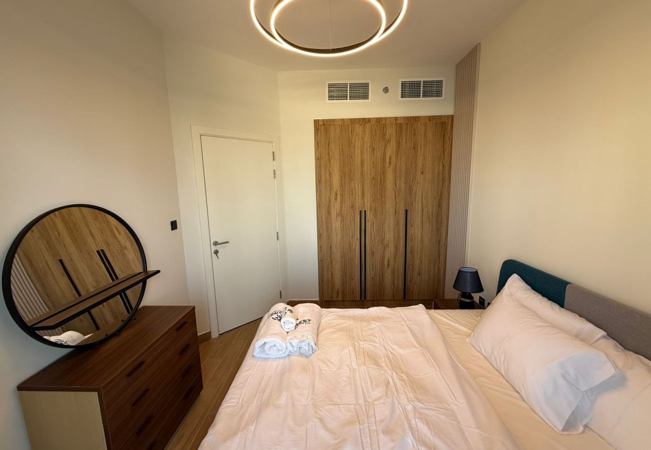 Apartment in Abu Dhabi - Elegant 1BR Apt with balcony | Al Maryah Vista 1 | Prime Area