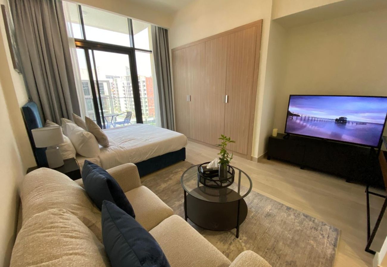 Studio in Dubai - Stylish Studio Apartment in Azizi Riviera | With Gym & Swimming Pool Access
