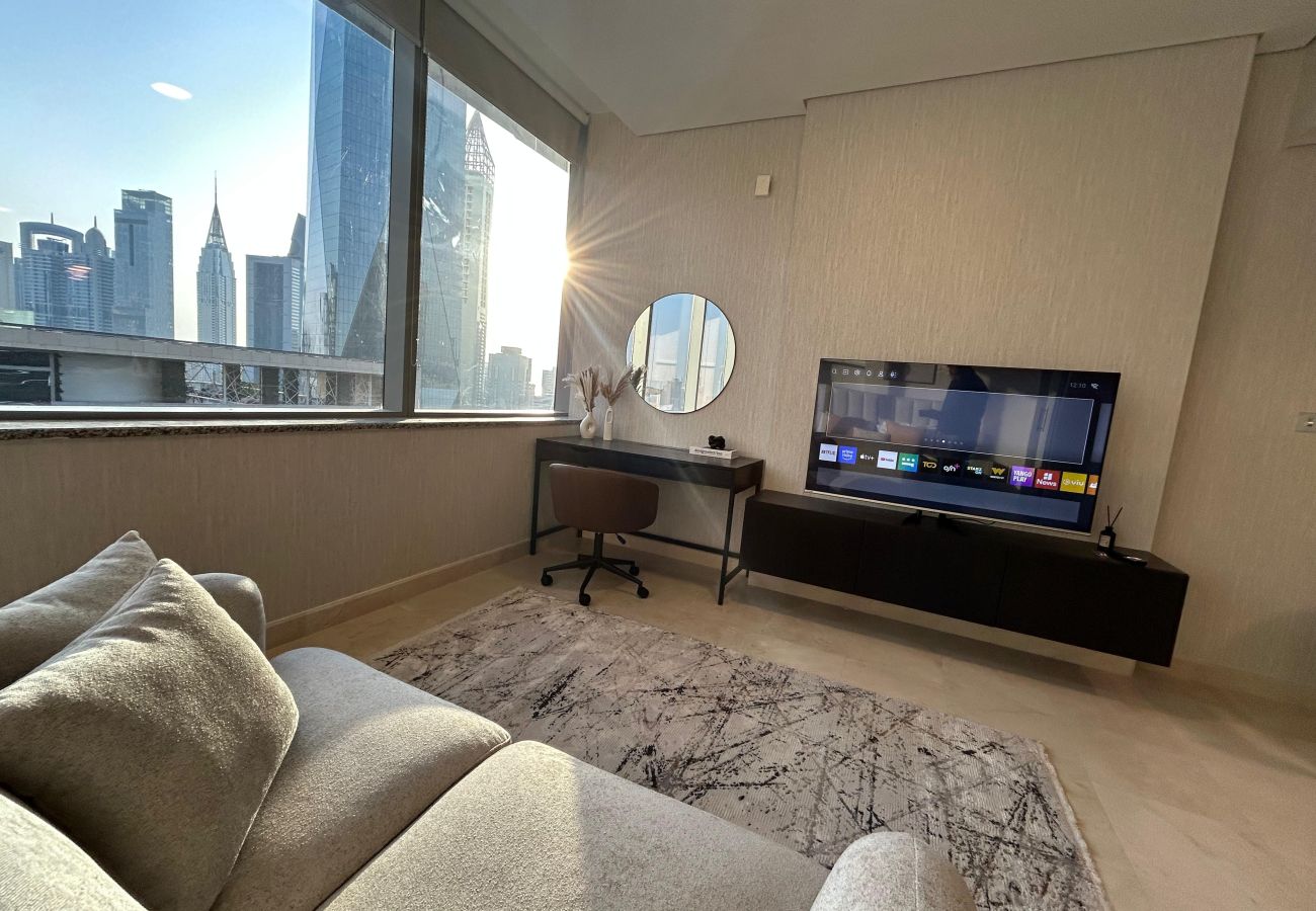 Studio in Dubai -  Elegant Studio in DIFC | Skyline Views, Pool, Gym & Full Amenities