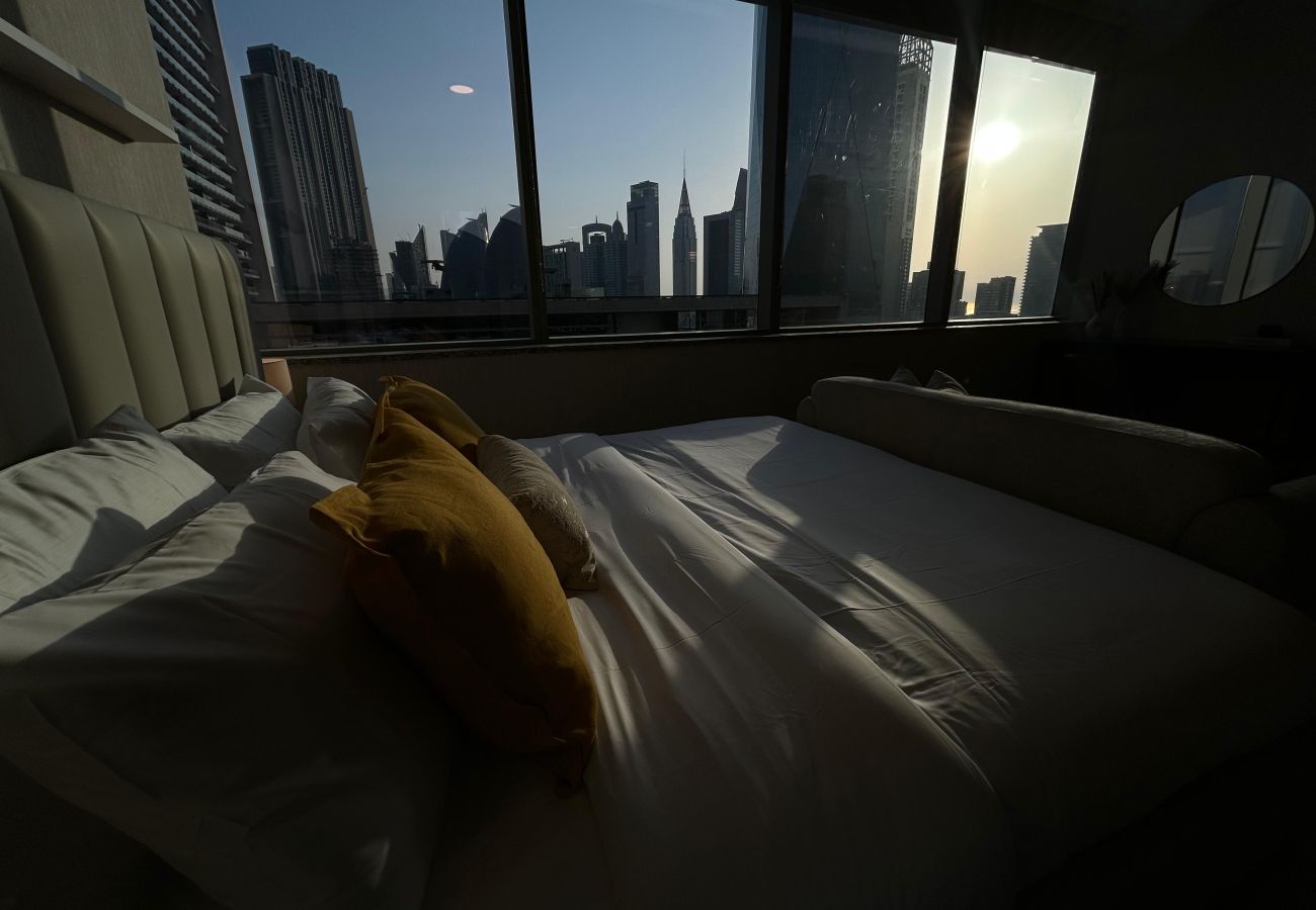 Studio in Dubai -  Elegant Studio in DIFC | Skyline Views, Pool, Gym & Full Amenities