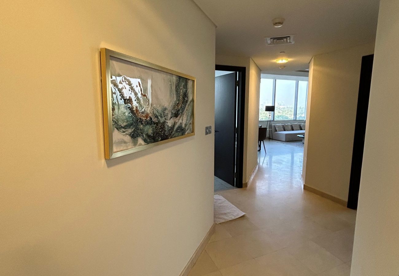 Apartment in Dubai -  Luxury 2-Bedroom Apartment in DIFC | Skyline Views, Pool, Gym & Full Amenities