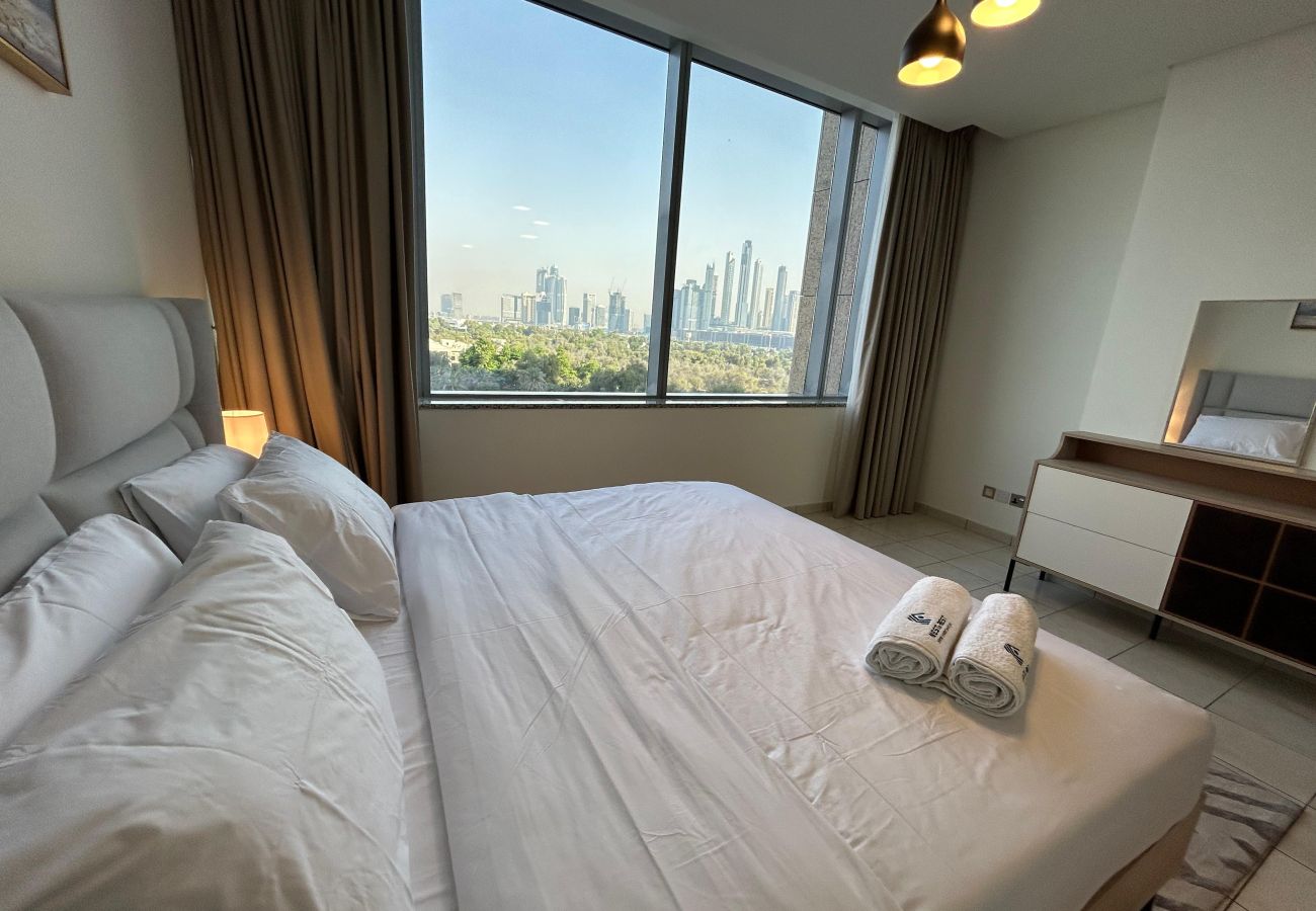 Apartment in Dubai -  Luxury 2-Bedroom Apartment in DIFC | Skyline Views, Pool, Gym & Full Amenities