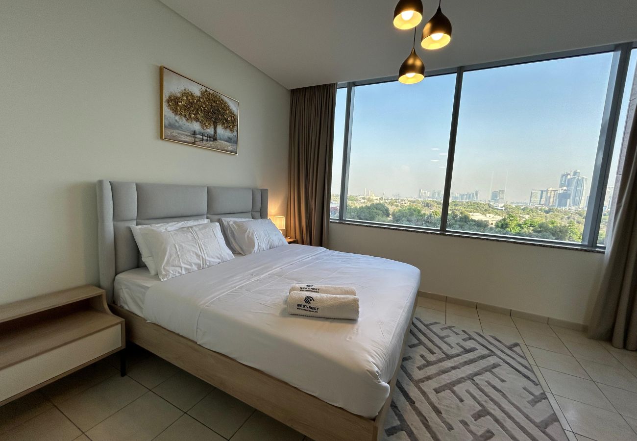 Apartment in Dubai -  Luxury 2-Bedroom Apartment in DIFC | Skyline Views, Pool, Gym & Full Amenities