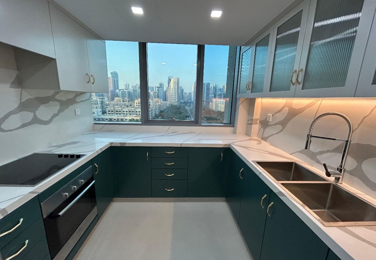 Apartment in Dubai - Elegant 2 BHK Apartment in Dubai with Gym & Swimming Pool Access