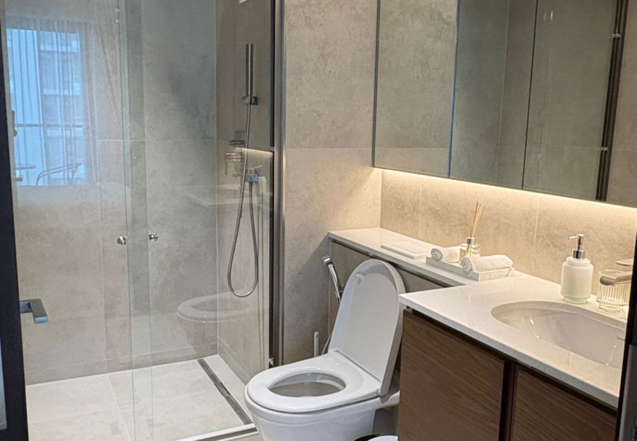 Apartment in Dubai - Spacious 2 BHK Apartment in Dubai | Fully Furnished | Gym, Pool & More