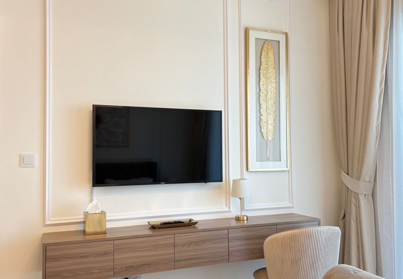 Apartment in Dubai - Spacious 2 BHK Apartment in Dubai | Fully Furnished | Gym, Pool & More
