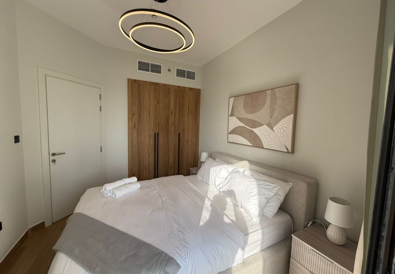 Apartment in Abu Dhabi - Elegant 1br Apt with balcony | Al Maryah Vista 1