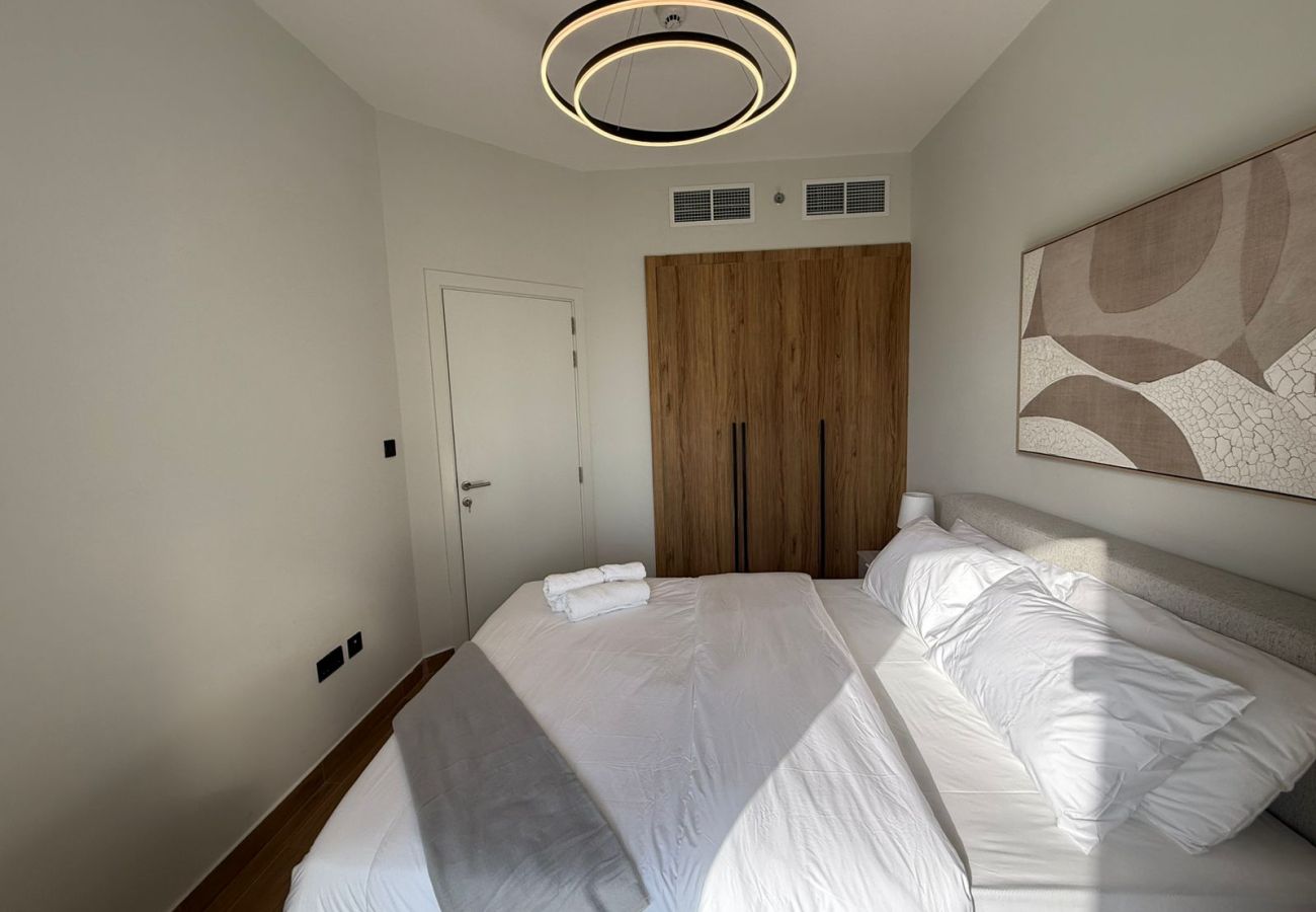 Apartment in Abu Dhabi - Elegant 1br Apt with balcony | Al Maryah Vista 1