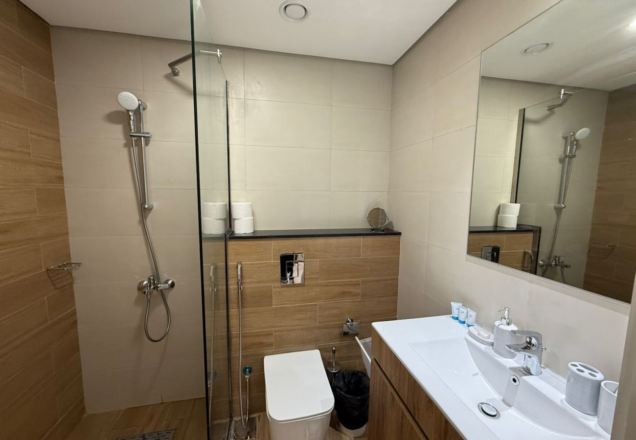 Apartment in Abu Dhabi - Elegant 1br Apt with balcony | Al Maryah Vista 1