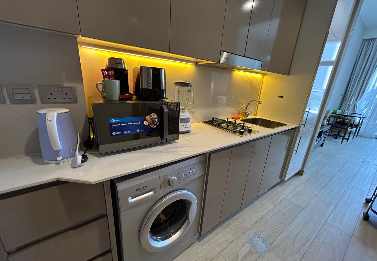 Studio in Dubai -  Elegant Fully Furnished Studio in Azizi Riviera