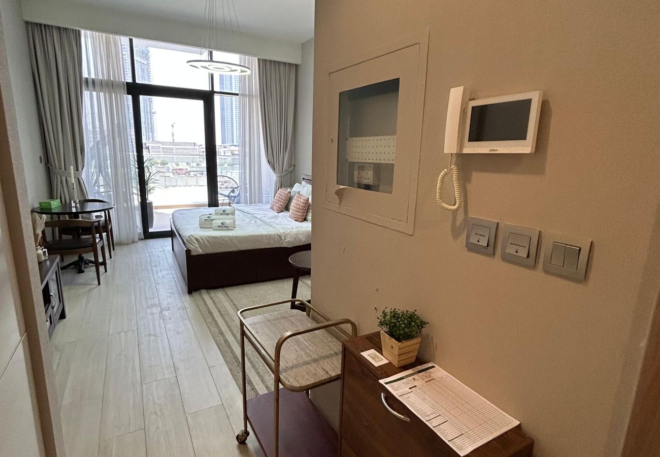 Studio in Dubai -  Elegant Fully Furnished Studio in Azizi Riviera