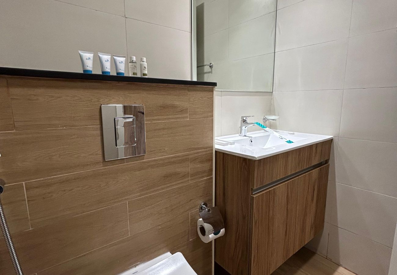 Studio in Abu Dhabi - Elegant Studio Apt with balcony | Al Maryah Vista 1 