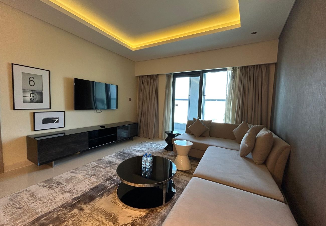 Apartment in Dubai -  Stylish 01 BHK in DAMAC, Business Bay | 🏊♂️ Gym | Pool | Balcony | All Essentials Included Apartment in Dubai -  Stylish 01 BHK in DAMAC, Business Bay | 🏊♂️ Gym | Pool | Balcony | All Essentials Included